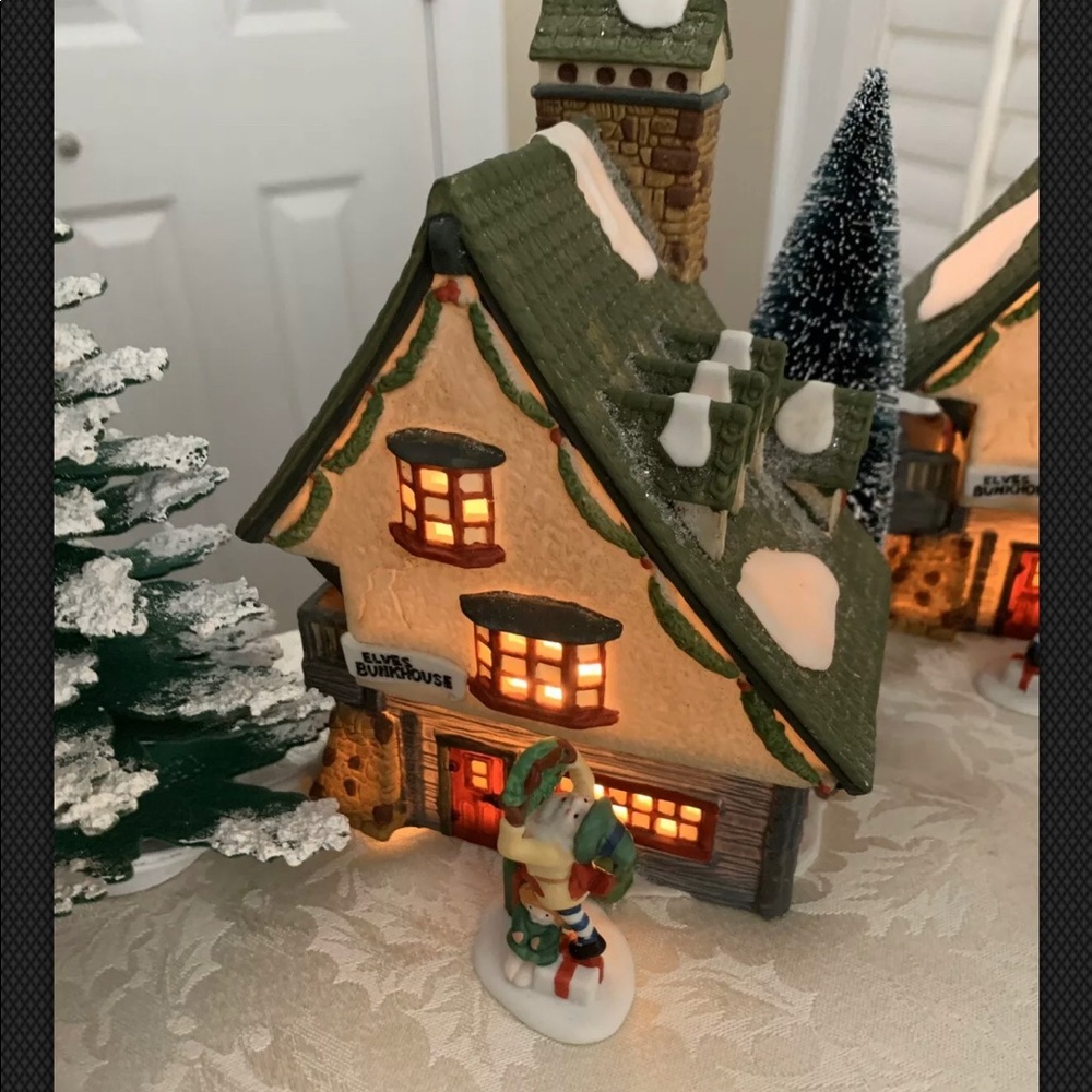 Department 56 North Pole Elves Bunkhouse